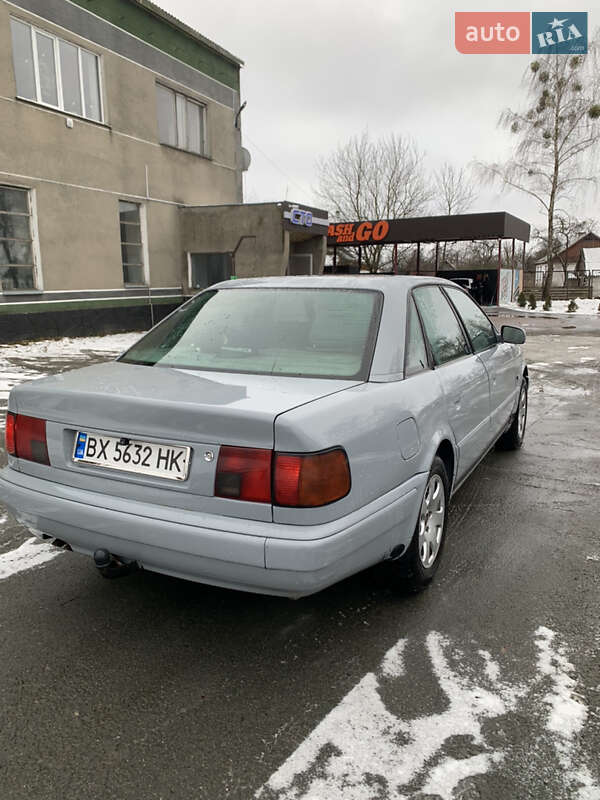 Седан Audi 100 1994 в Киеве
