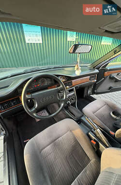 Седан Audi 100 1990 в 