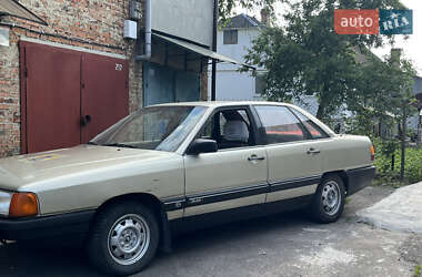 Седан Audi 100 1986 в 