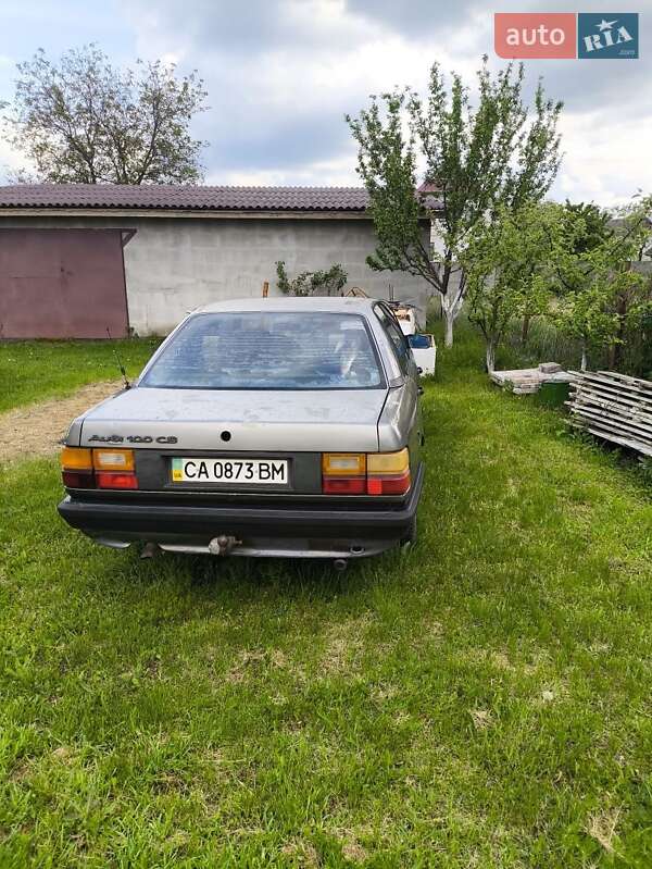 Седан Audi 100 1987 в Смеле