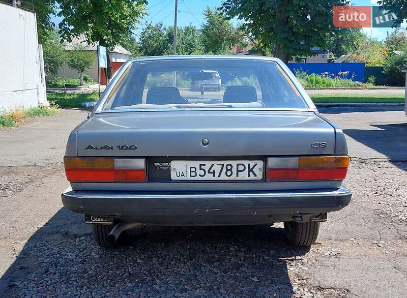 Седан Audi 100 1982 в Черкассах