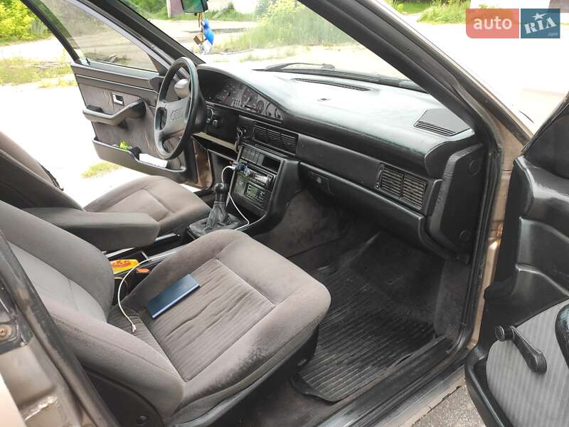 Универсал Audi 100 1989 в Глухове