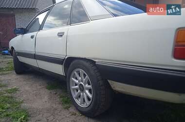 Седан Audi 100 1990 в Горохове