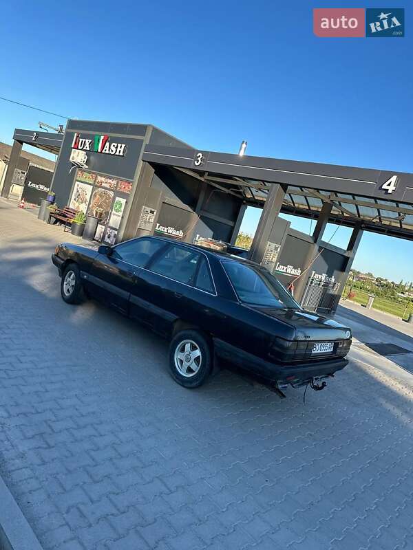 Седан Audi 100 1989 в Шумську