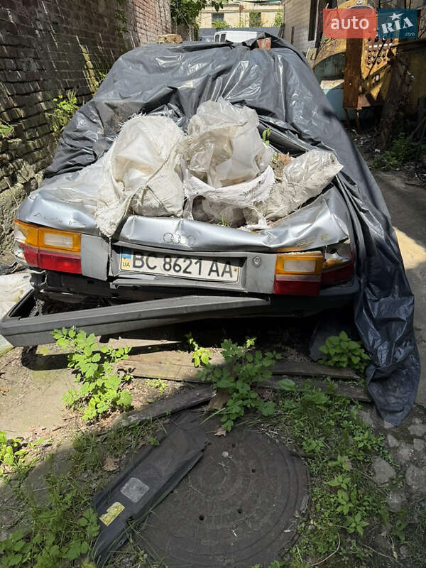 Седан Audi 100 1988 в Львове