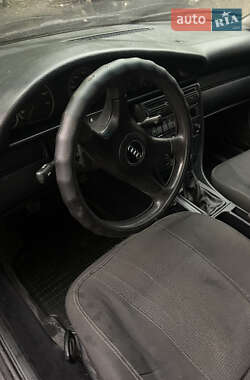 Седан Audi 100 1993 в Харькове