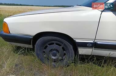 Седан Audi 100 1986 в 