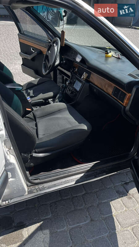 Седан Audi 100 1988 в Любомле