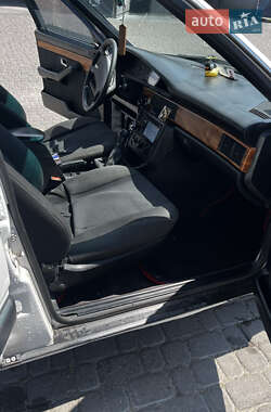 Седан Audi 100 1988 в 