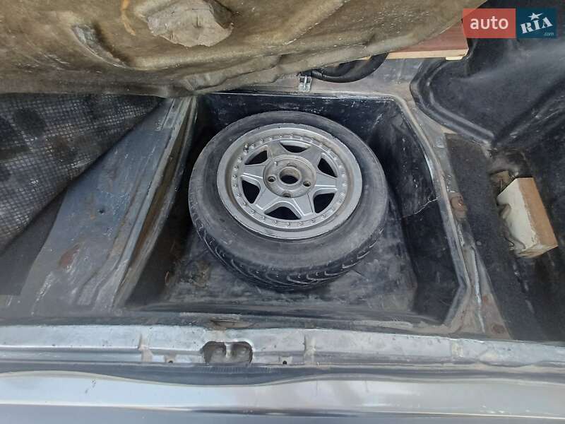 Седан Audi 100 1988 в Борщеве
