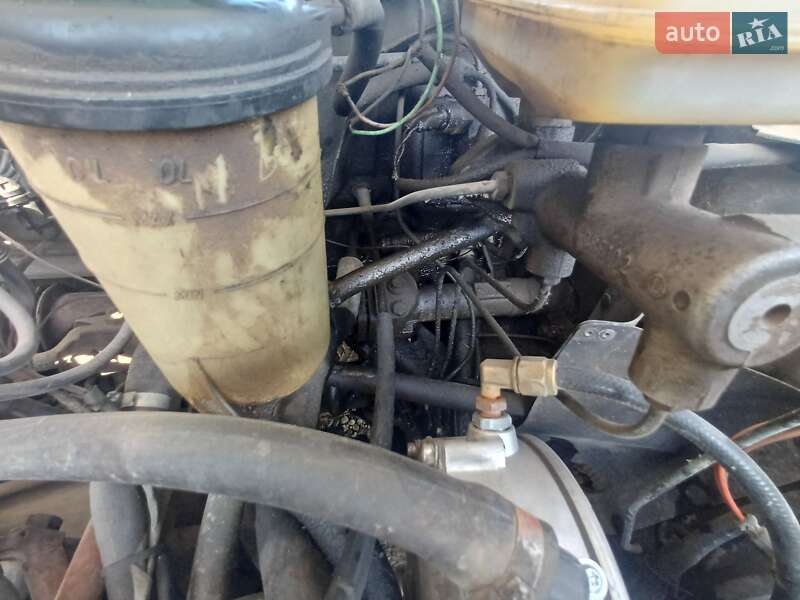 Седан Audi 100 1988 в Борщеве