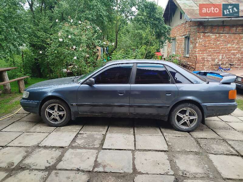 Седан Audi 100 1991 в Бобрке
