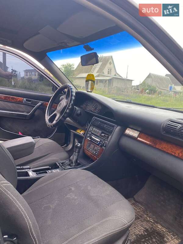 Седан Audi 100 1994 в Макарові