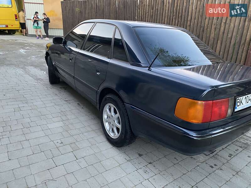 Седан Audi 100 1992 в Ровно