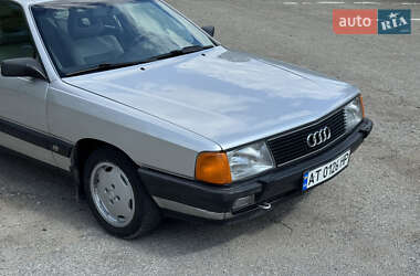 Седан Audi 100 1984 в 