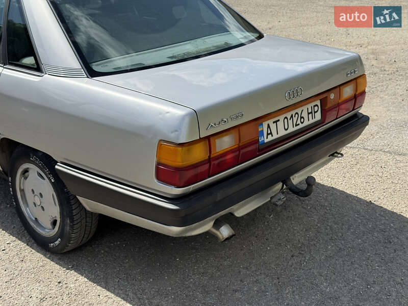 Седан Audi 100 1984 в Ивано-Франковске
