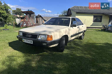 Седан Audi 100 1988 в Луцке