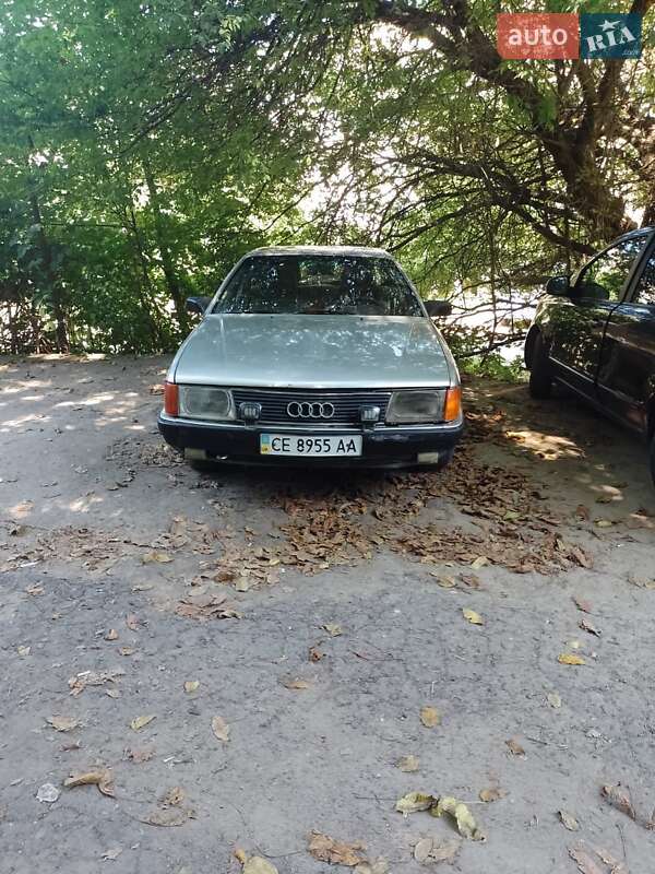 Седан Audi 100 1985 в Черновцах