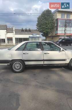 Седан Audi 100 1987 в Чернівцях