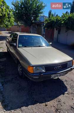 Седан Audi 100 1985 в Кропивницком