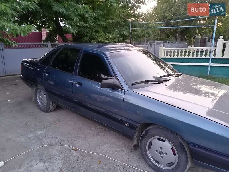Седан Audi 100 1990 в Ладыжине