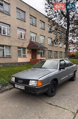 Седан Audi 100 1986 в Ужгороде