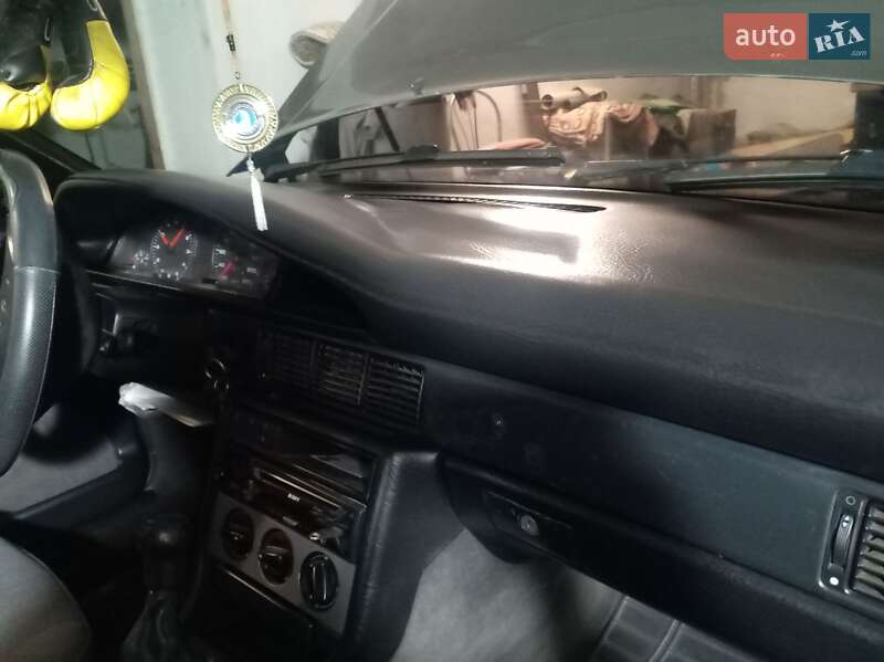 Седан Audi 100 1990 в Ладыжине