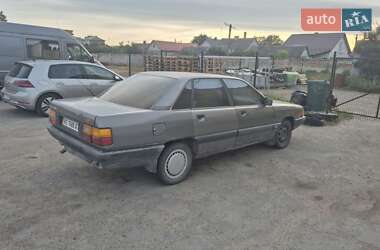 Седан Audi 100 1988 в 
