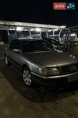 Седан Audi 100 1991 в Виннице
