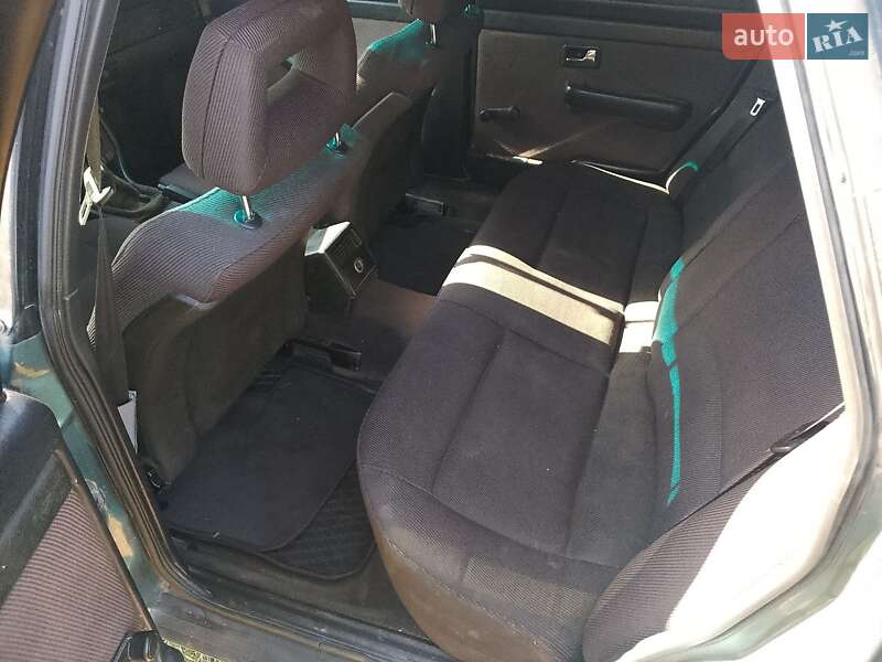 Седан Audi 100 1989 в Шепетівці