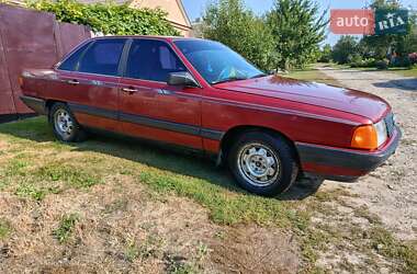 Седан Audi 100 1983 в Глухове