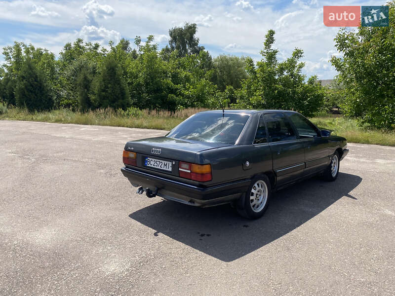 Седан Audi 100 1990 в Сумах