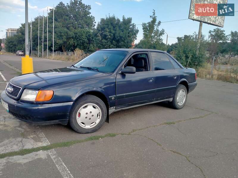 Седан Audi 100 1993 в Одессе