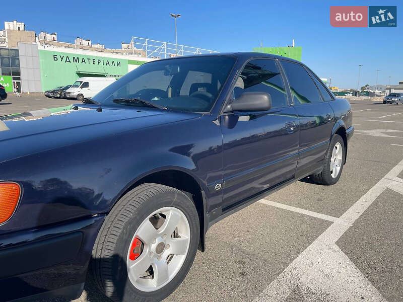 Седан Audi 100 1993 в Киеве