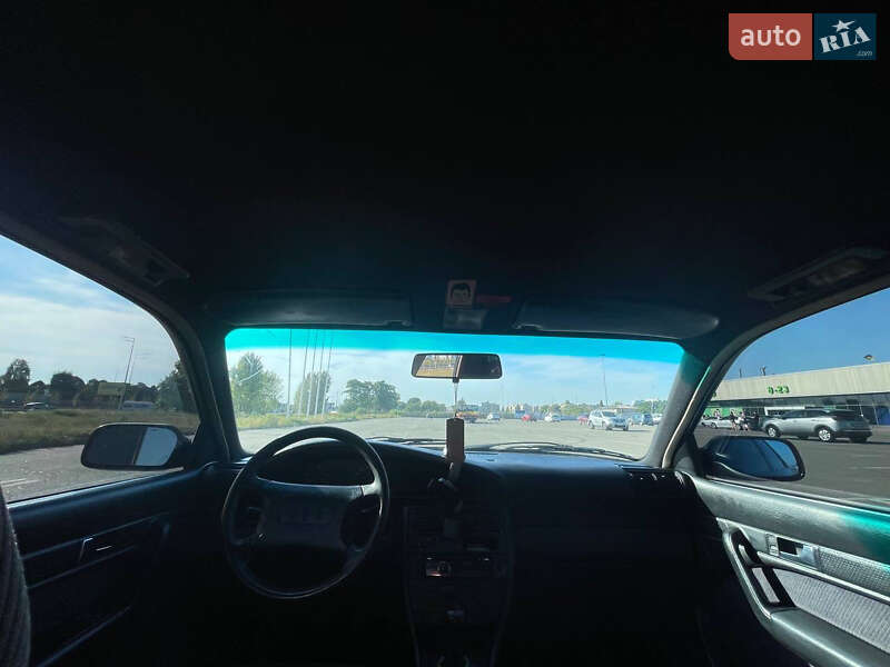 Седан Audi 100 1993 в Киеве