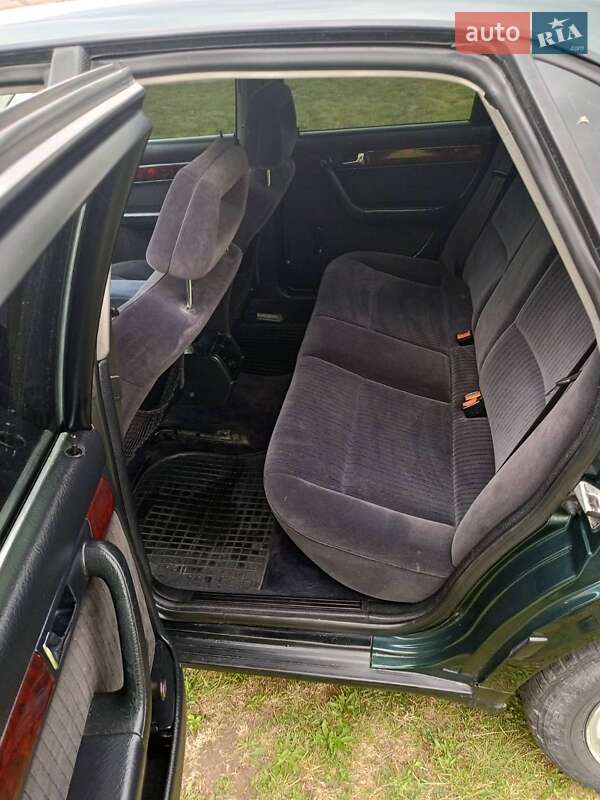 Седан Audi 100 1992 в Владимире