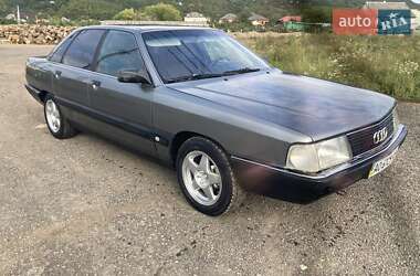 Седан Audi 100 1990 в 