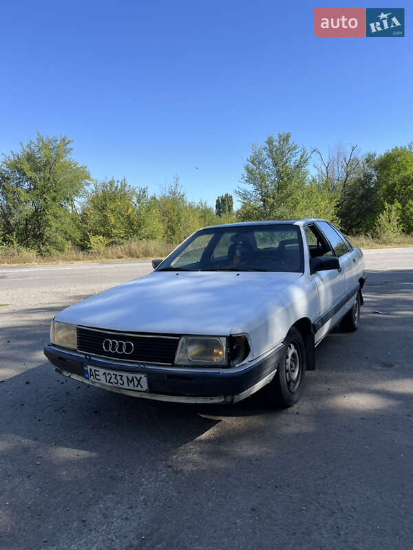 Седан Audi 100 1986 в Пещанке