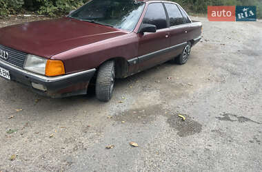 Седан Audi 100 1988 в Черновцах