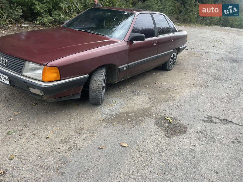 Седан Audi 100 1988 в 