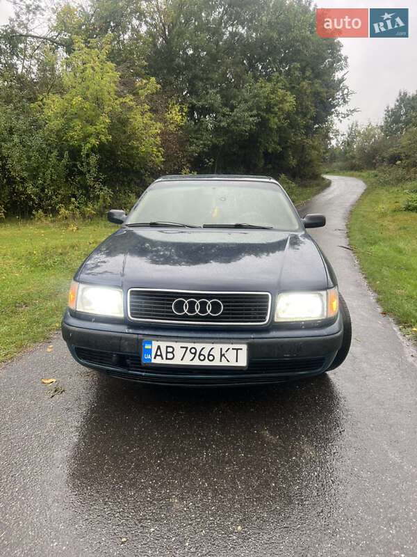 Седан Audi 100 1992 в Казатине