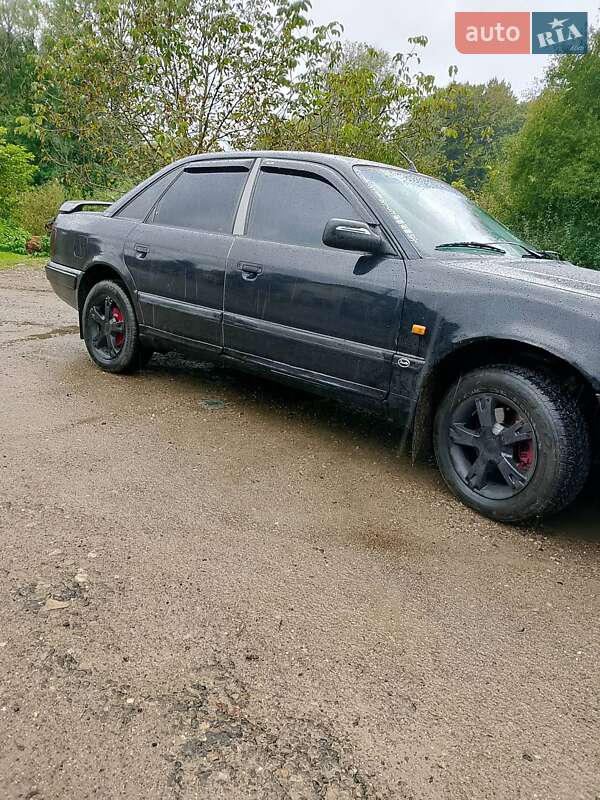 Седан Audi 100 1992 в Городке