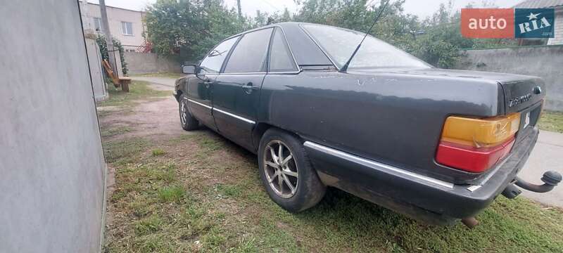 Седан Audi 100 1986 в Бобровице