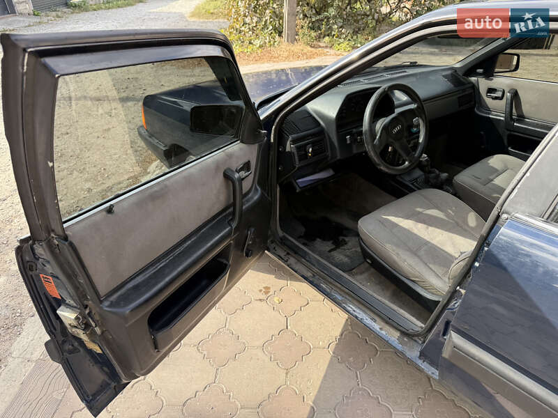 Седан Audi 100 1987 в Днепре