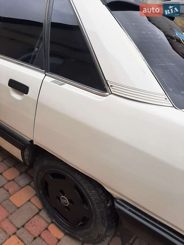 Седан Audi 100 1990 в Чорткові