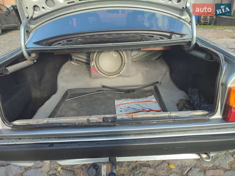 Седан Audi 100 1984 в Луцке