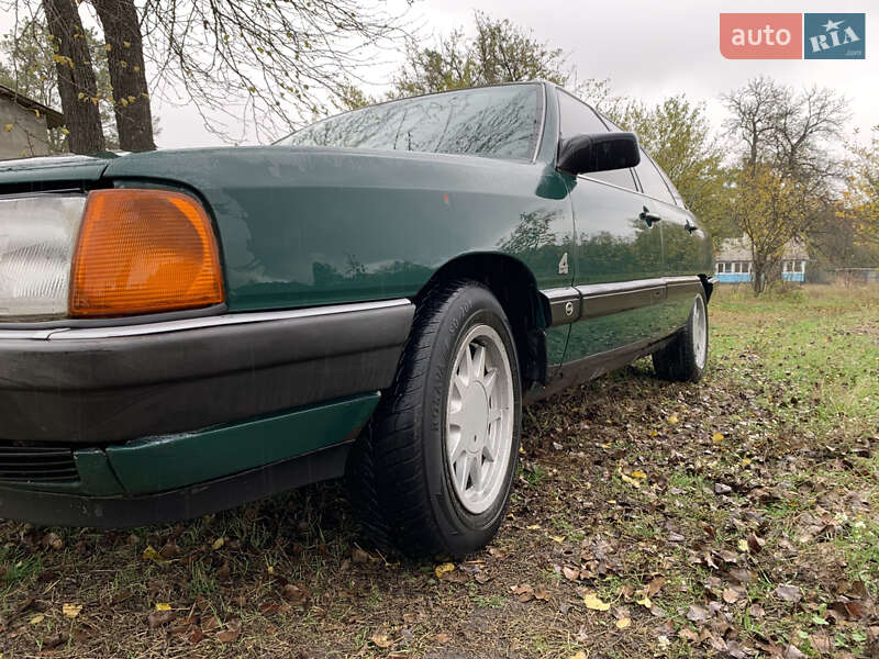 Седан Audi 100 1988 в Киеве
