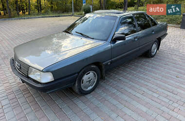 Седан Audi 100 1990 в Ладыжине