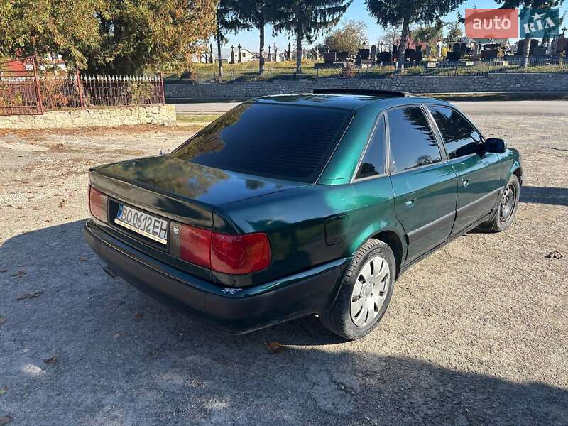 Седан Audi 100 1992 в Скалате