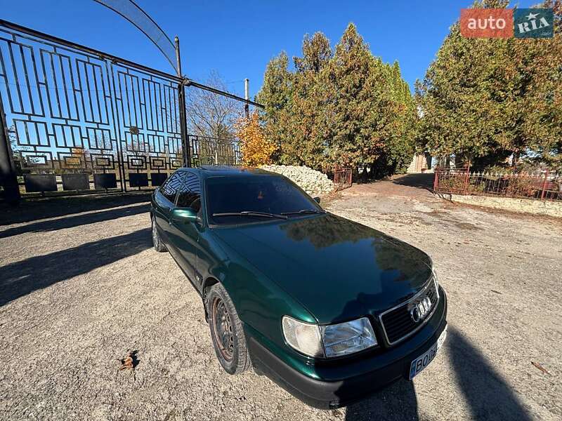 Седан Audi 100 1992 в Скалате